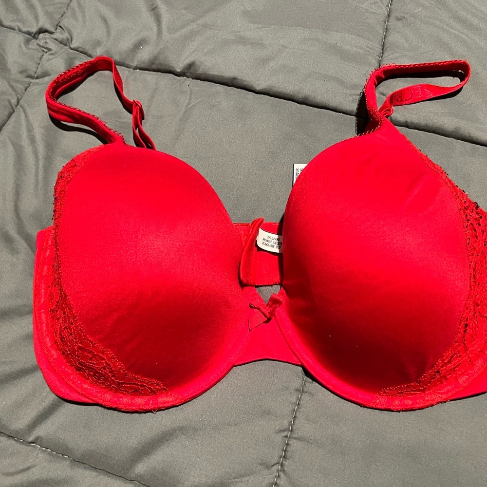 Victoria's Secret Vibrant Red Lace Bra 34DDD